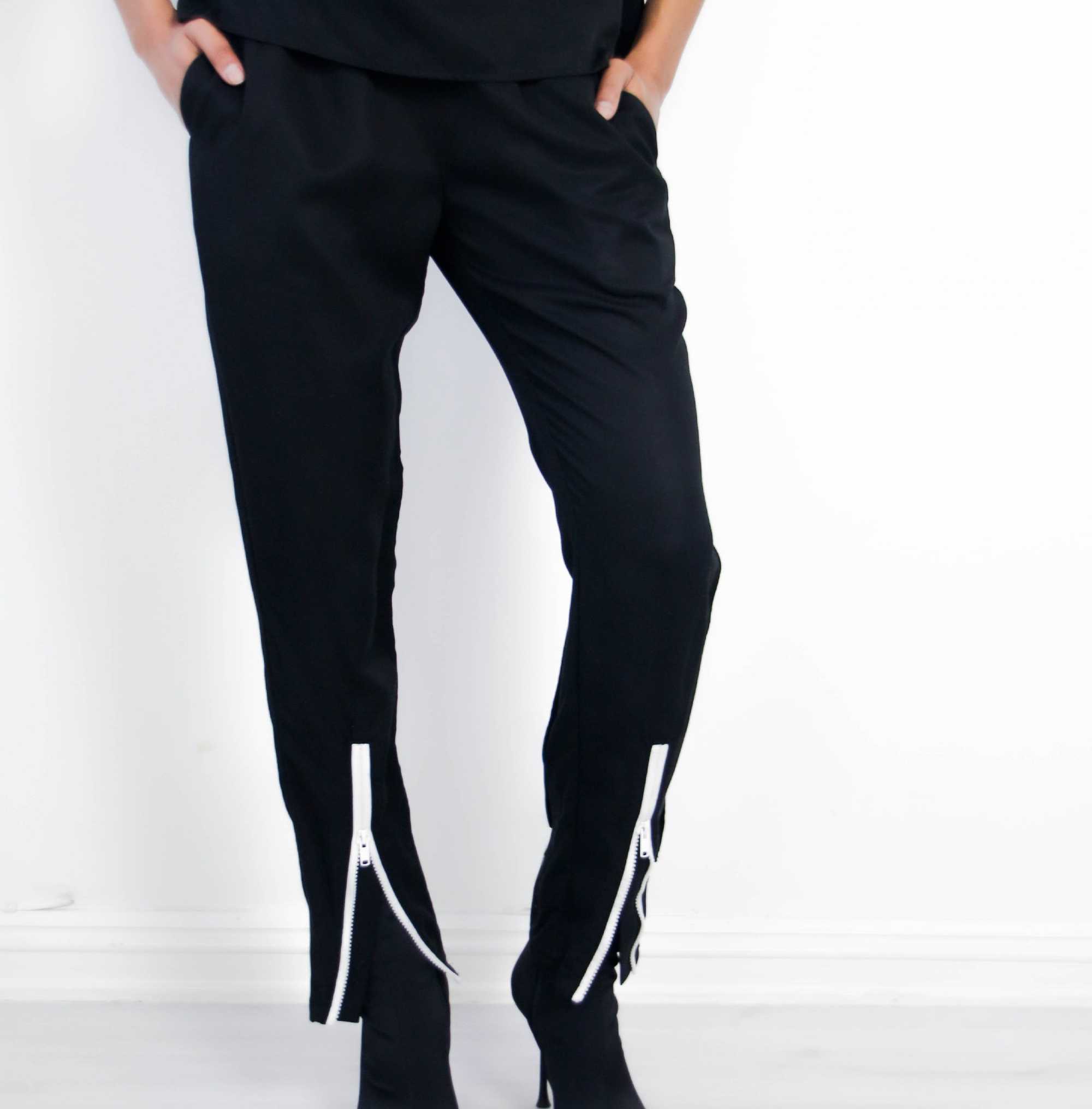 0125 Pants w/white zipper