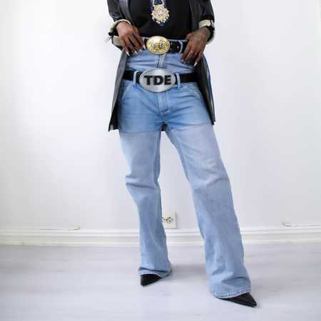 TS03 Jeans with belts