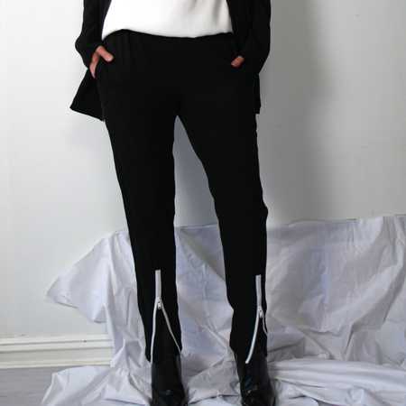 0125 Pants w/white zipper